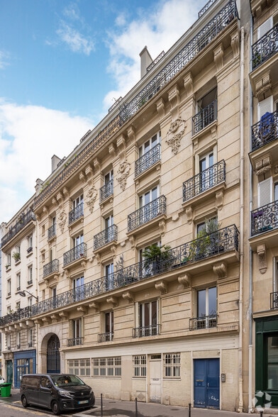31 Rue De Poissy, Paris à louer - Photo du bâtiment - Image 3 de 4