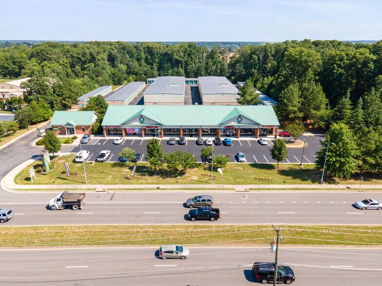 10813 Courthouse Rd, Fredericksburg, VA à louer - Photo du bâtiment - Image 2 de 5