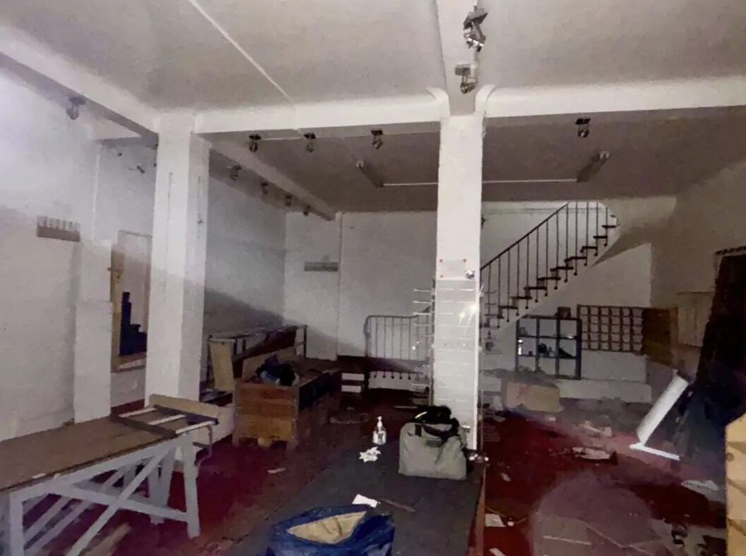 Retail in Paris for lease Interior Photo- Image 1 of 6