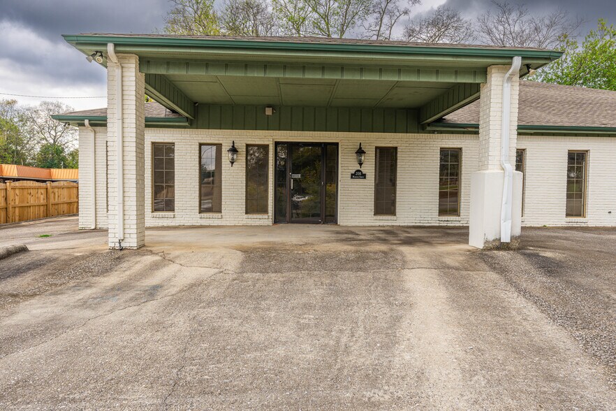208 Marengo St, Florence, AL à louer - Photo du bâtiment - Image 1 de 31