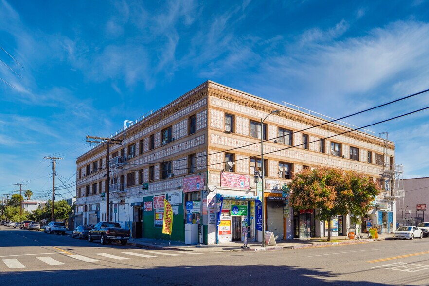 2709 W Pico Blvd, Los Angeles, CA à vendre - Photo du bâtiment - Image 1 de 32