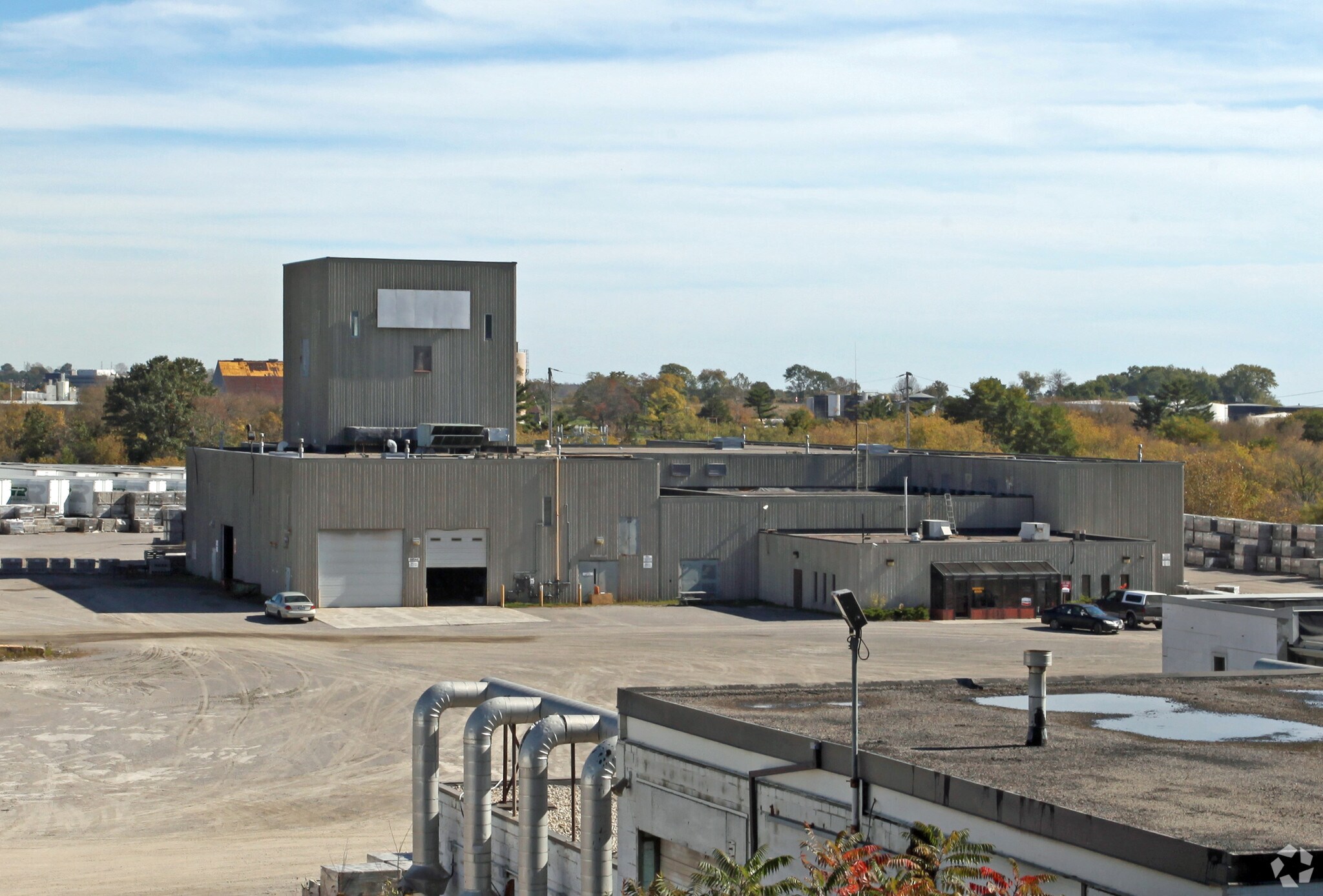 1089 Nelson St, Oshawa, ON à louer Photo du bâtiment- Image 1 de 3