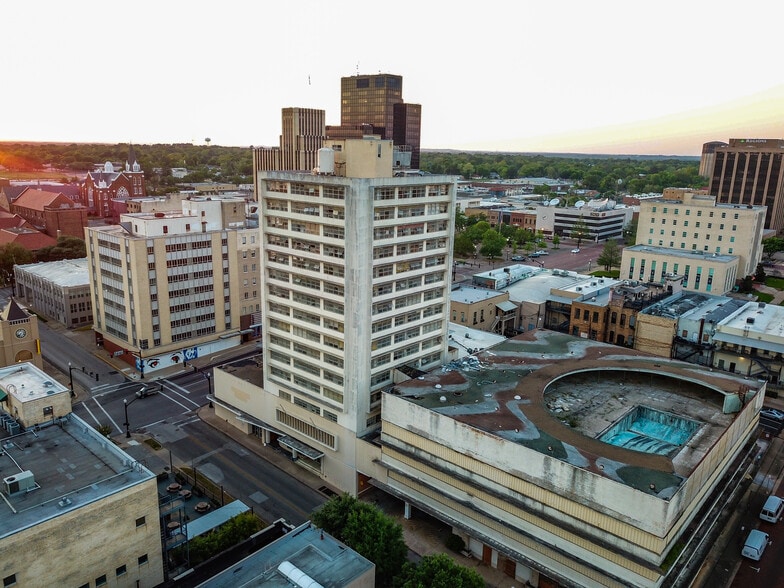 106 E Elm St, Tyler, TX à louer - Photo du bâtiment - Image 2 de 3