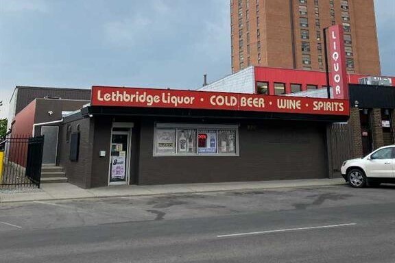 530 5 St S, Lethbridge, AB for sale Primary Photo- Image 1 of 1