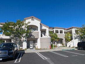 26421 Crown Valley Pky, Mission Viejo, CA à louer Photo intérieure- Image 1 de 21