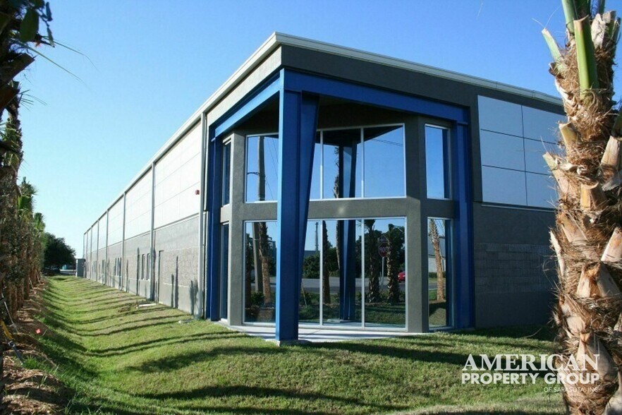 2225 S Dock St, Palmetto, FL à louer - Photo du bâtiment - Image 3 de 3