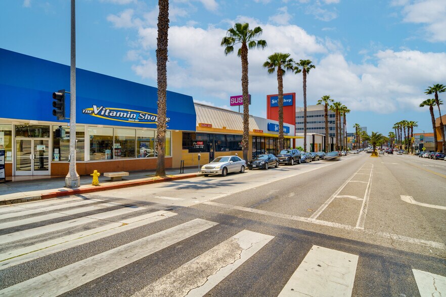 2828-2838 Wilshire Blvd, Santa Monica, CA à louer - Photo du bâtiment - Image 2 de 2