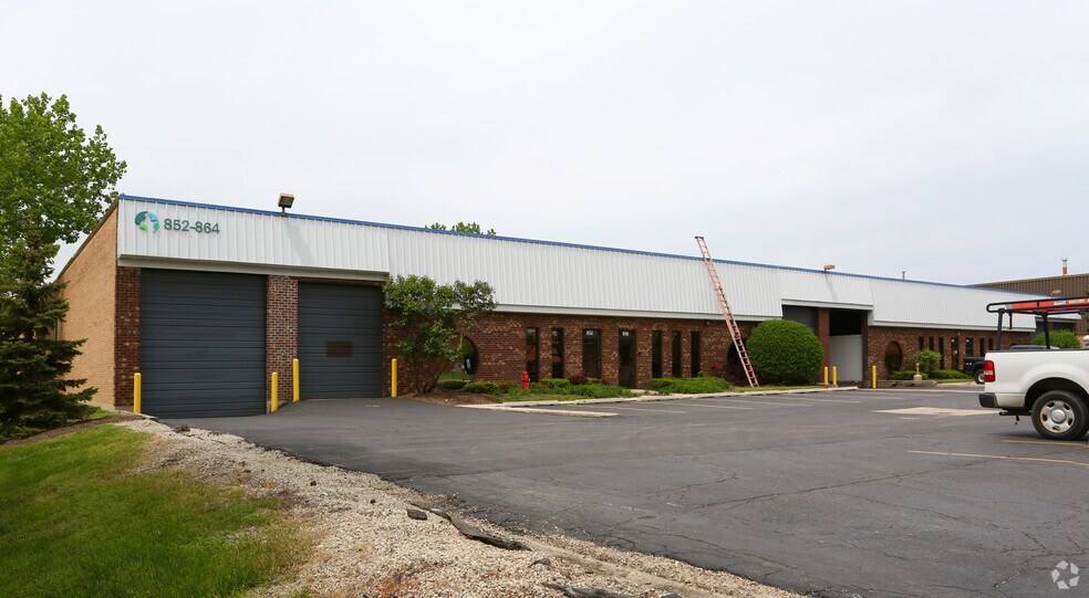 852-864 Lively Blvd, Wood Dale, IL à louer - Photo du bâtiment - Image 2 de 6