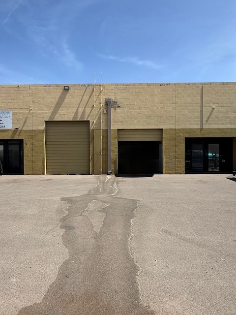 5511 N 51st Ave, Glendale, AZ for lease Interior Photo- Image 1 of 5