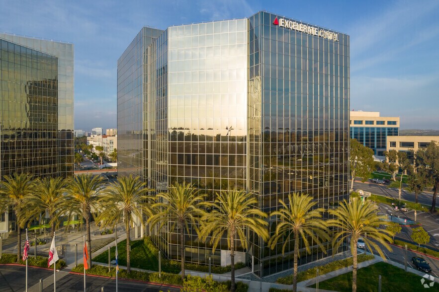 4000 MacArthur Blvd, Newport Beach, CA à louer - Photo du bâtiment - Image 3 de 27