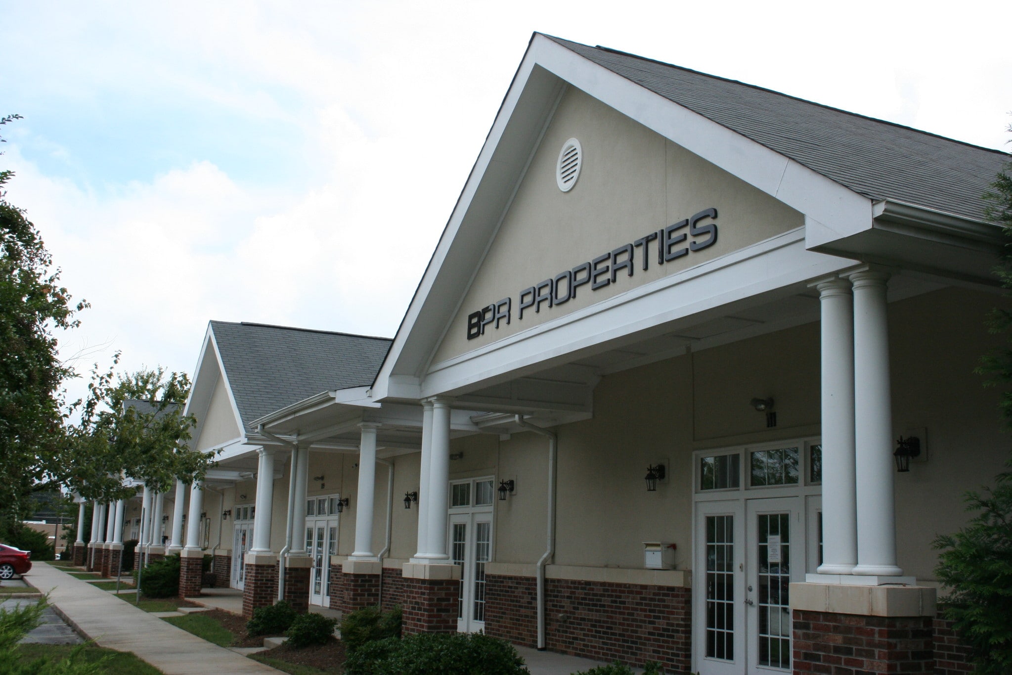 3735 Admiral Dr, High Point, NC for lease Primary Photo- Image 1 of 5