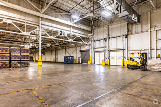 2901 Industrial Dr, Bowling Green, KY for lease Interior Photo- Image 1 of 11