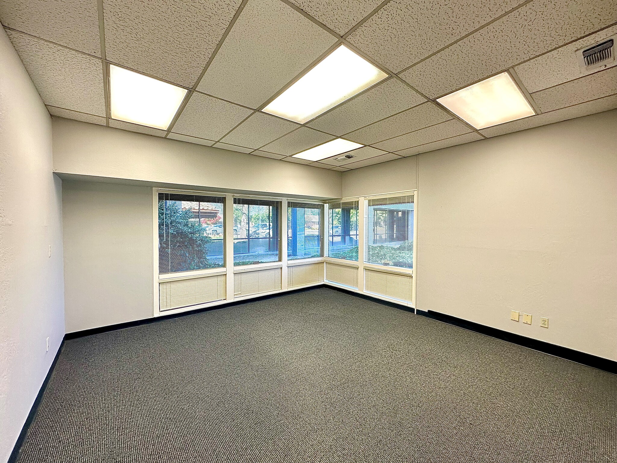 3002-3028 Beacon Blvd, West Sacramento, CA for lease Interior Photo- Image 1 of 5