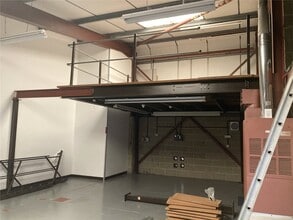 12A-12B Black Moor Rd, Verwood for lease Interior Photo- Image 1 of 1