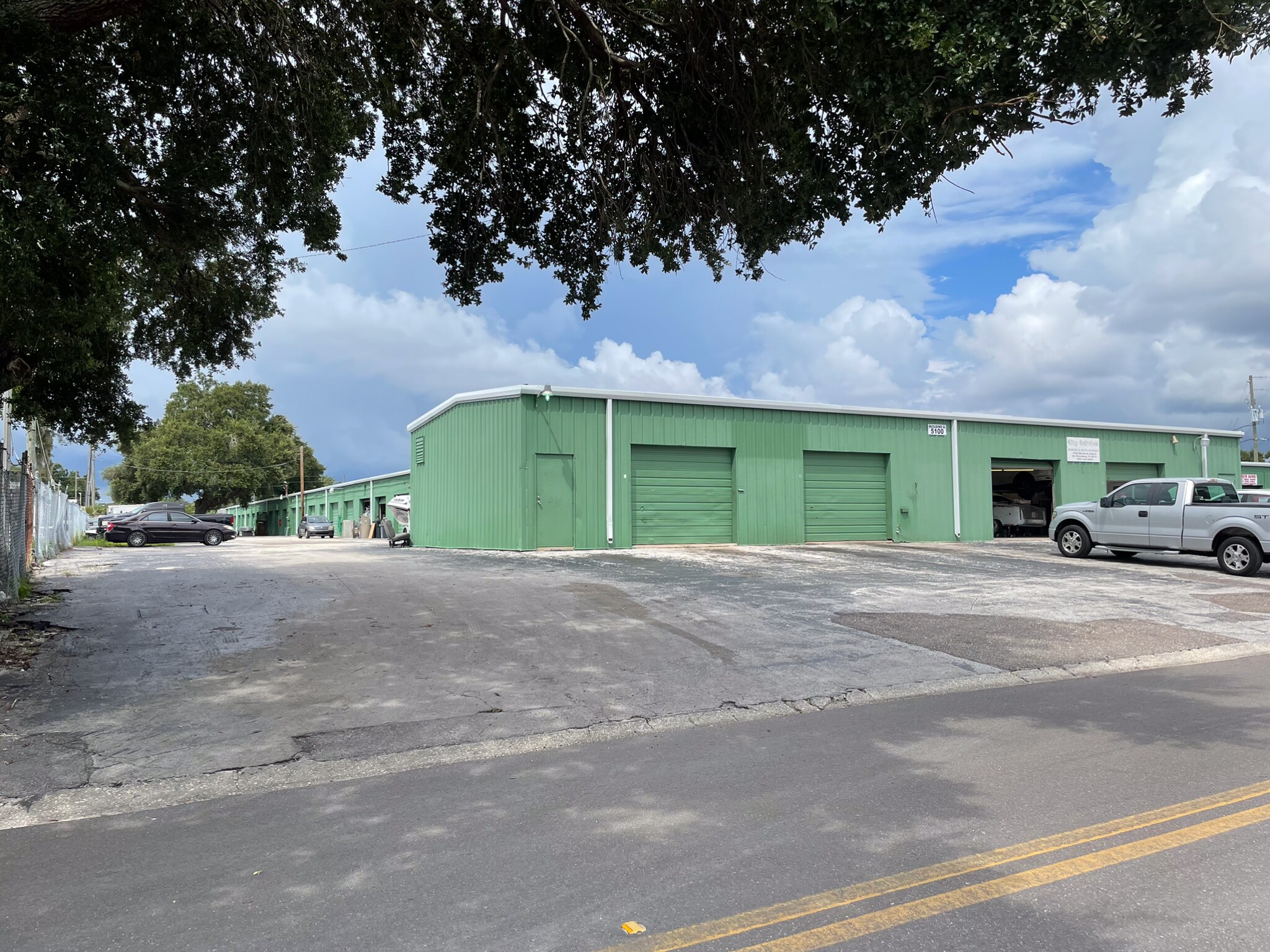 5100 95th St N, Saint Petersburg, FL à louer Photo du bâtiment- Image 1 de 11