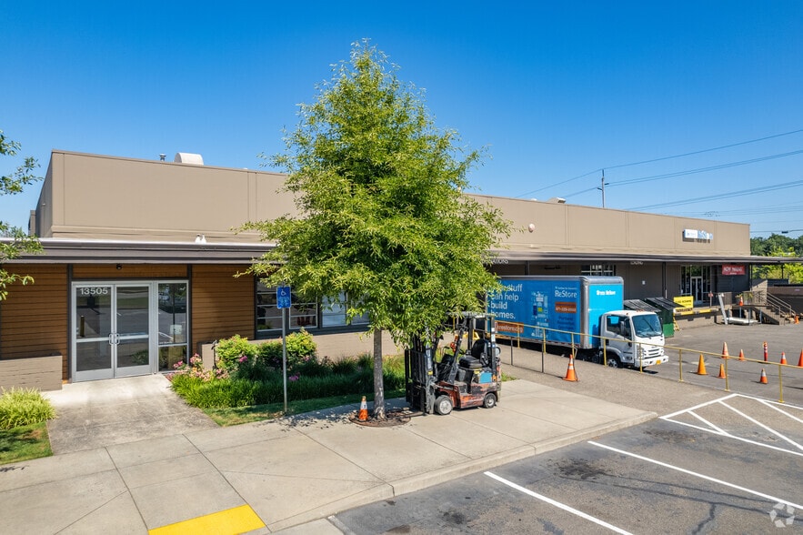 13475-13575 SW Millikan Way, Beaverton, OR for lease - Building Photo - Image 3 of 7