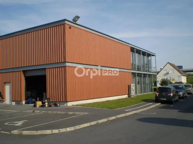 Flex in Reims for lease - Building Photo - Image 2 of 9