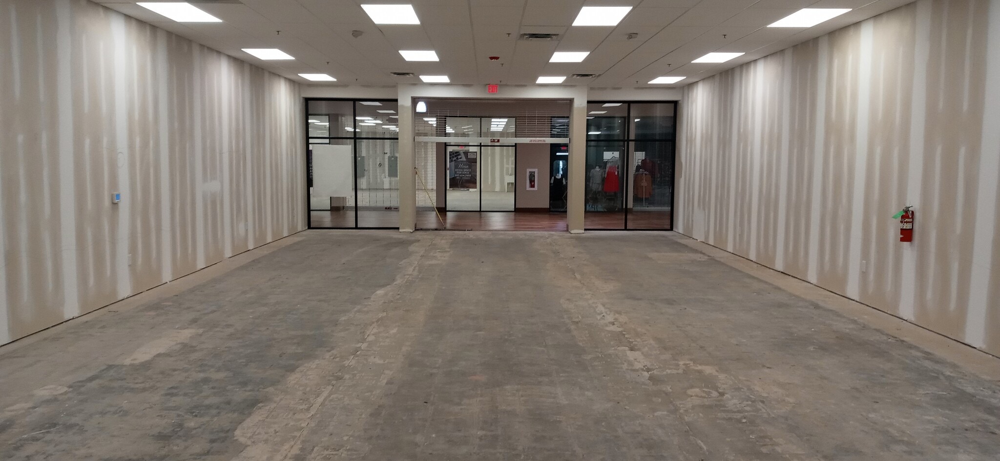 388 Frederick St, Mount Airy, NC for lease Interior Photo- Image 1 of 2