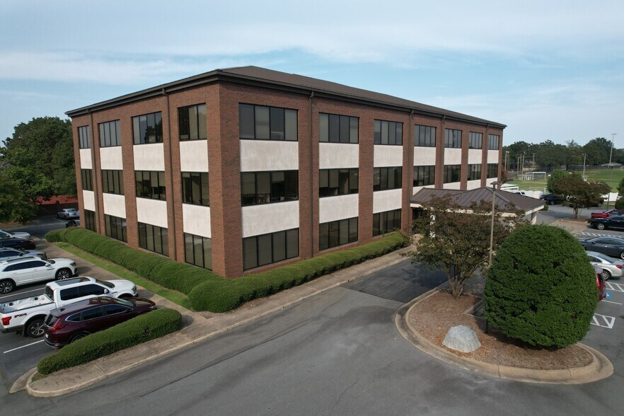 2501 Crestwood Rd, North Little Rock, AR à louer - Photo du bâtiment - Image 2 de 6