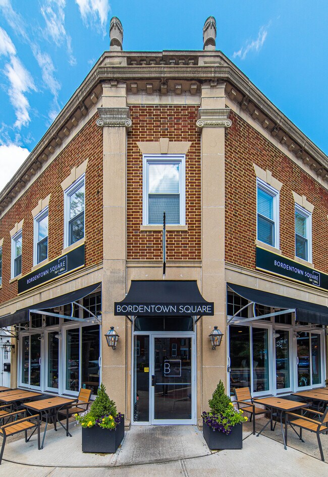 Plus de détails pour 233 Farnsworth Ave, Bordentown, NJ - Bureau/Commerce de détail à louer