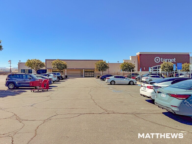 499 W Orange Show Rd, San Bernardino, CA à louer - Photo du bâtiment - Image 1 de 4