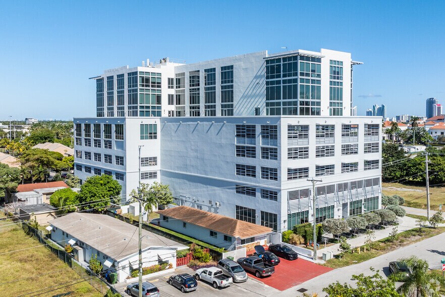 800 SE 4th Ave, Hallandale Beach, FL à louer - Photo du bâtiment - Image 3 de 50