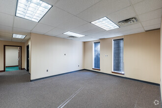 254 Chapman Rd, Newark, DE for lease Interior Photo- Image 2 of 5