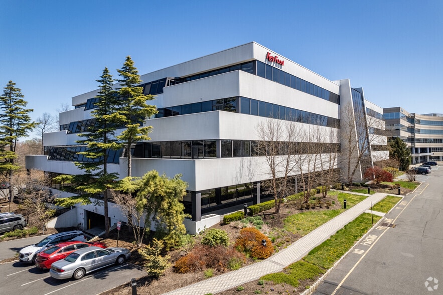 100 Matawan Rd, Matawan, NJ for lease - Building Photo - Image 3 of 15