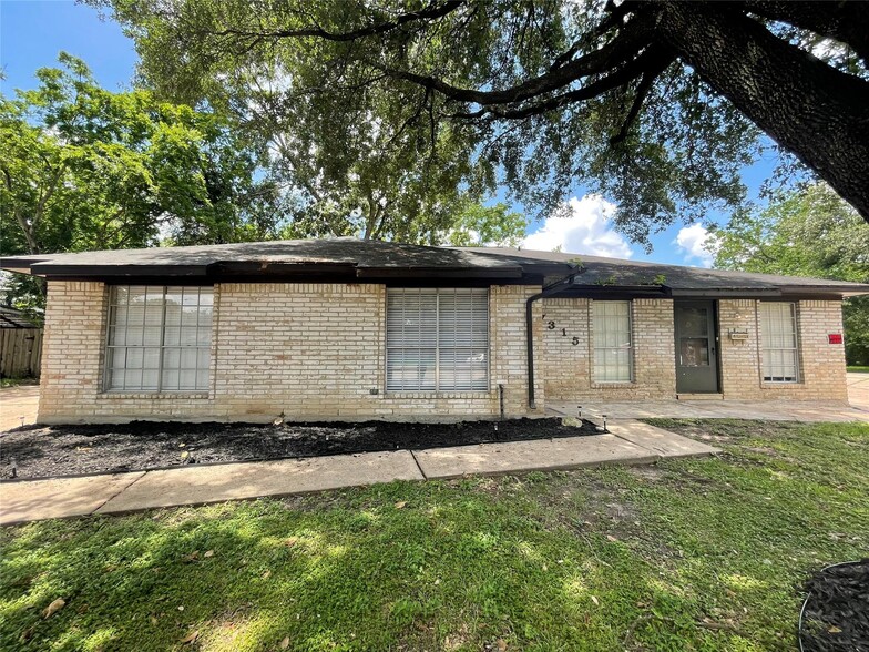 7315 Housman, Houston, TX for lease - Building Photo - Image 1 of 31