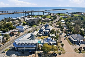 Plus de détails pour 51 Avenue C, Apalachicola, FL - Services hôteliers à vendre