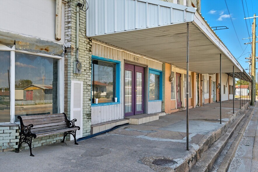 825 Ave D, Moody, TX à vendre - Photo du bâtiment - Image 2 de 3