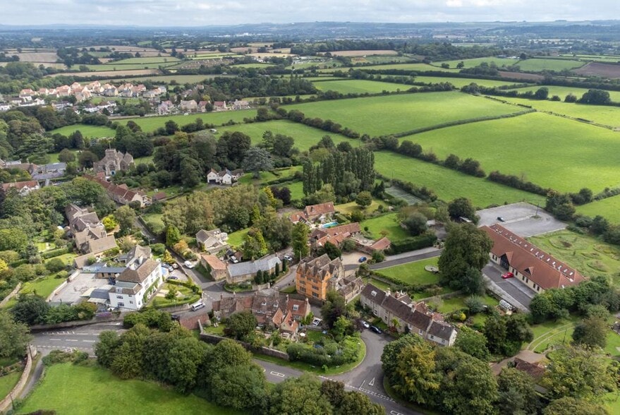 17 Castle Corner, Frome for sale - Building Photo - Image 3 of 15