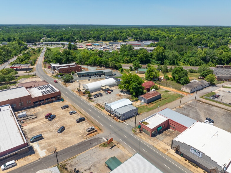501 W Forsyth St, Americus, GA à vendre - Photo du bâtiment - Image 2 de 22