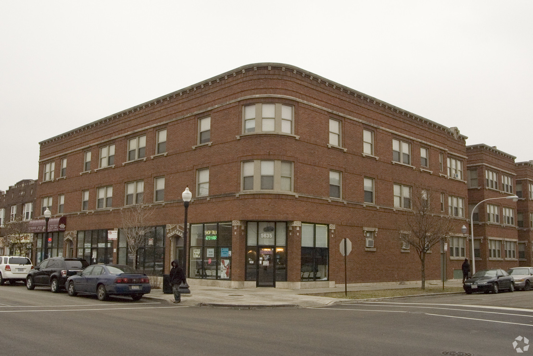 5629 W Madison St, Chicago, IL à louer Photo du bâtiment- Image 1 de 2