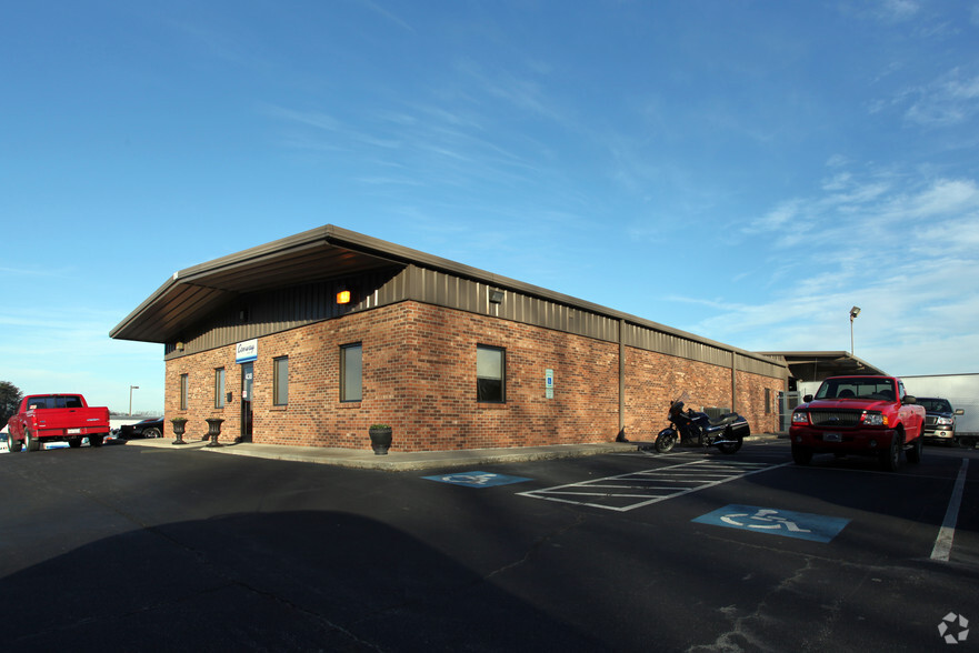 438 W Bodenhamer St, Kernersville, NC for lease - Primary Photo - Image 2 of 5