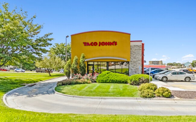 Plus de détails pour Bellevue Plaza – Commerce de détail à vendre, Bellevue, NE