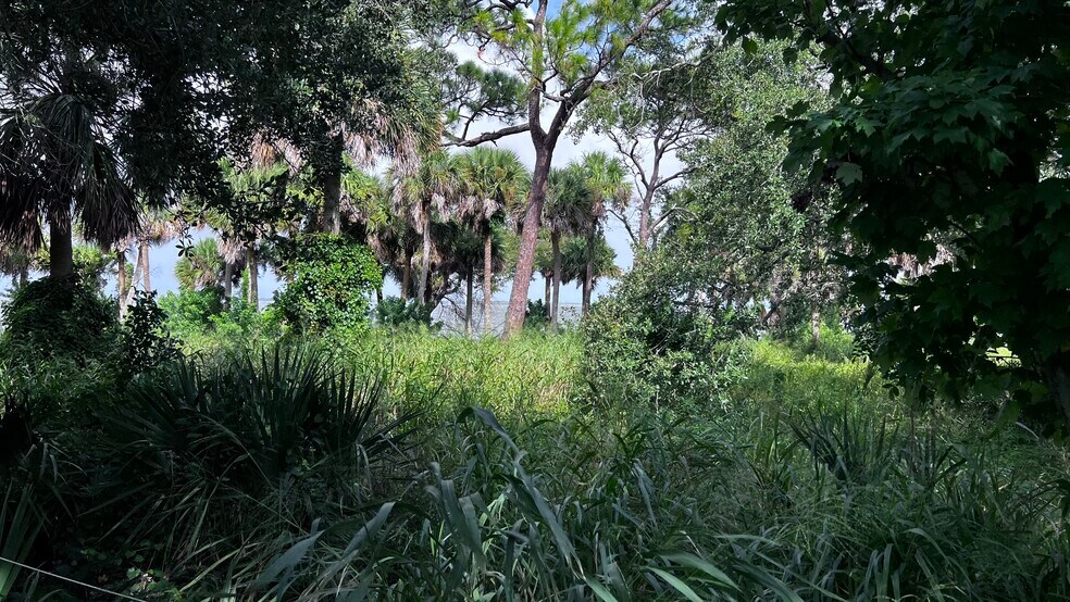 6250 N US Highway 1, Cocoa, FL à vendre - Photo du bâtiment - Image 2 de 11