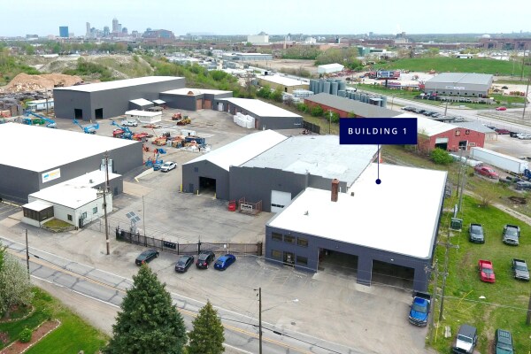 2075 S Belmont Ave, Indianapolis, IN à louer - Photo du bâtiment - Image 3 de 8