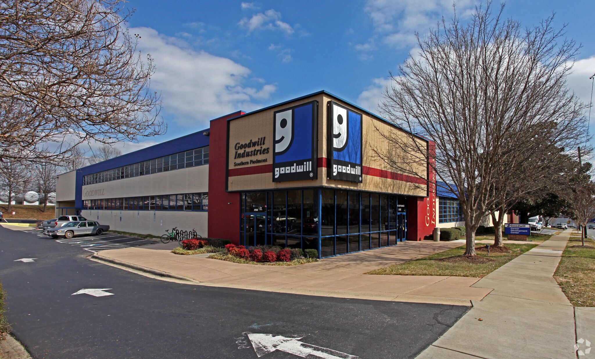 2122 Freedom Dr, Charlotte, NC à louer Photo principale- Image 1 de 6