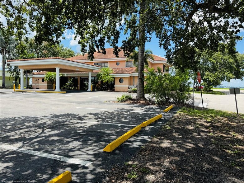 2237 US Highway 27 S, Sebring, FL à louer - Photo du bâtiment - Image 3 de 51