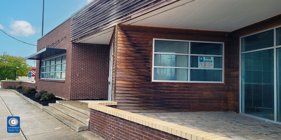 13860 Lorain Ave, Cleveland, OH for lease - Building Photo - Image 3 of 7