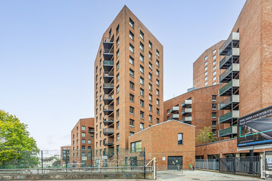 18 Gillender St, Londres à vendre - Photo du bâtiment - Image 2 de 4