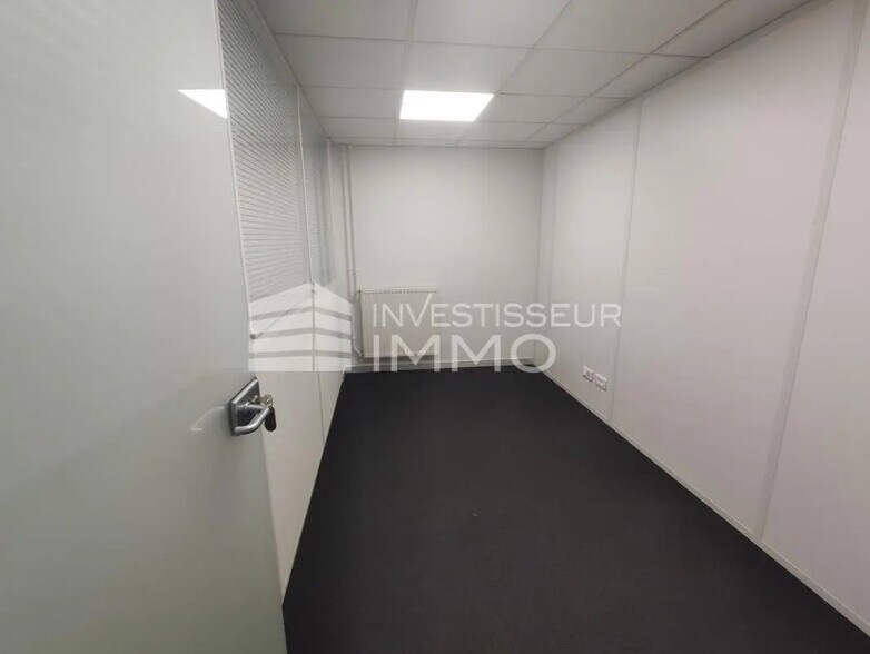 Office in Villiers-sur-Marne for lease - Interior Photo - Image 3 of 3