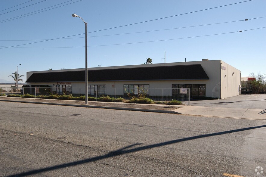 1111 W Rialto Ave, Rialto, CA à louer - Photo du bâtiment - Image 3 de 8