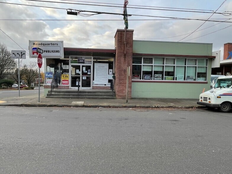 314 Academy St, Kelso, WA à vendre - Photo du bâtiment - Image 2 de 7