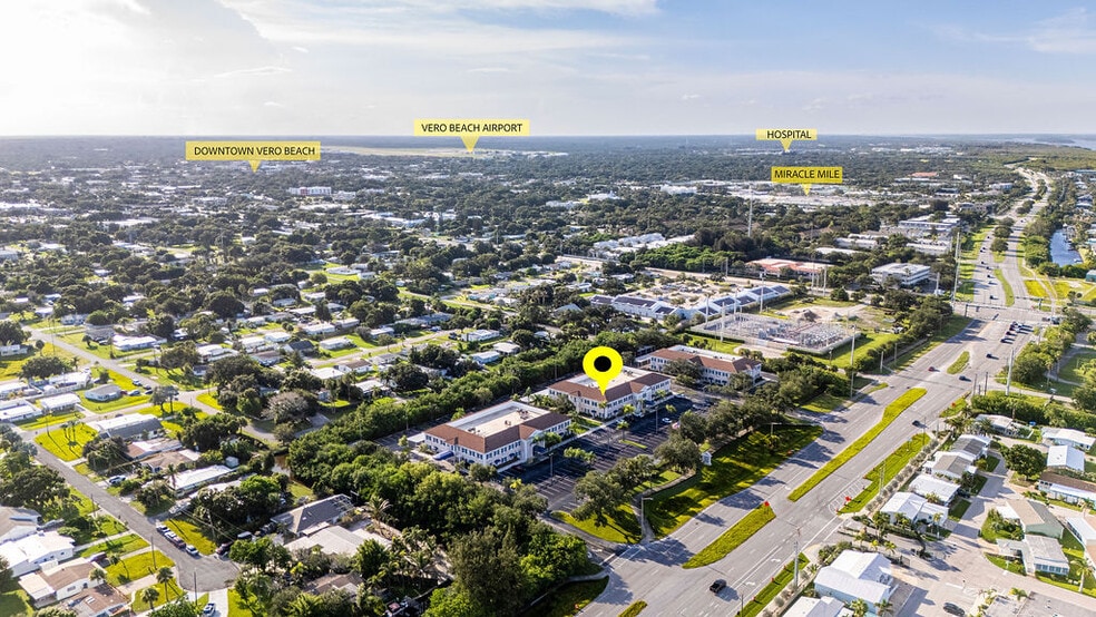 1555 Indian River Blvd, Vero Beach, FL for lease - Building Photo - Image 3 of 45