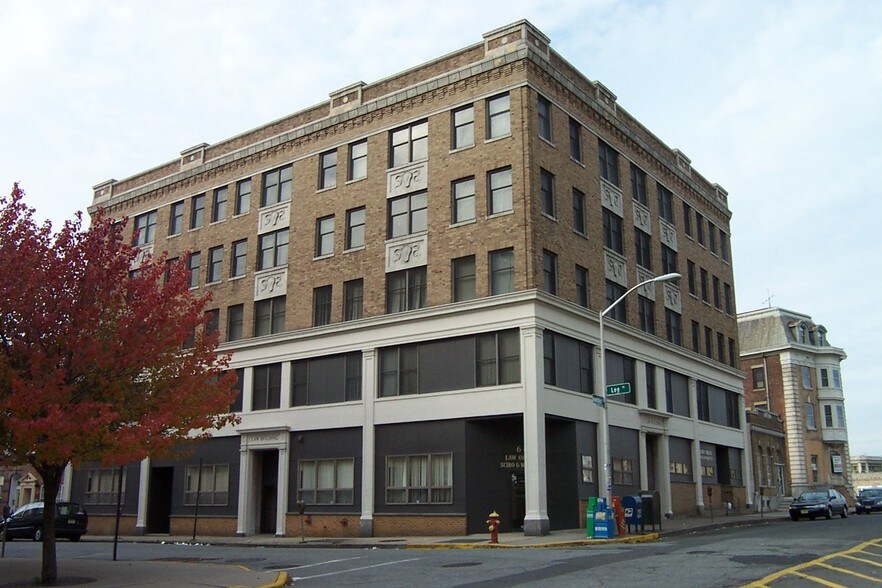 66 Hamilton St, Paterson, NJ à louer - Photo du bâtiment - Image 3 de 3