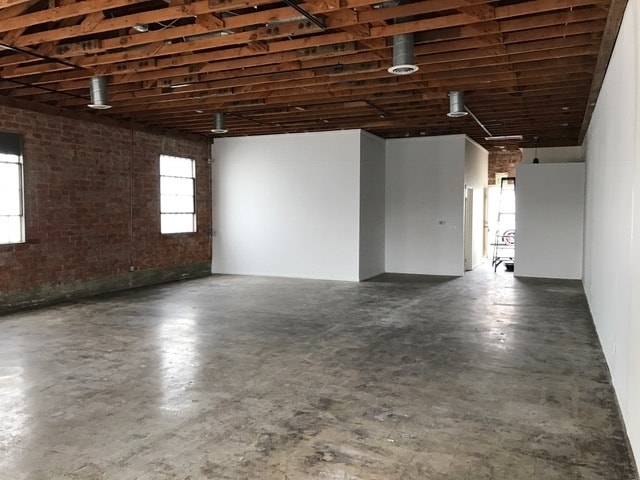 236 S Robertson Blvd, Beverly Hills, CA for lease - Building Photo - Image 3 of 11