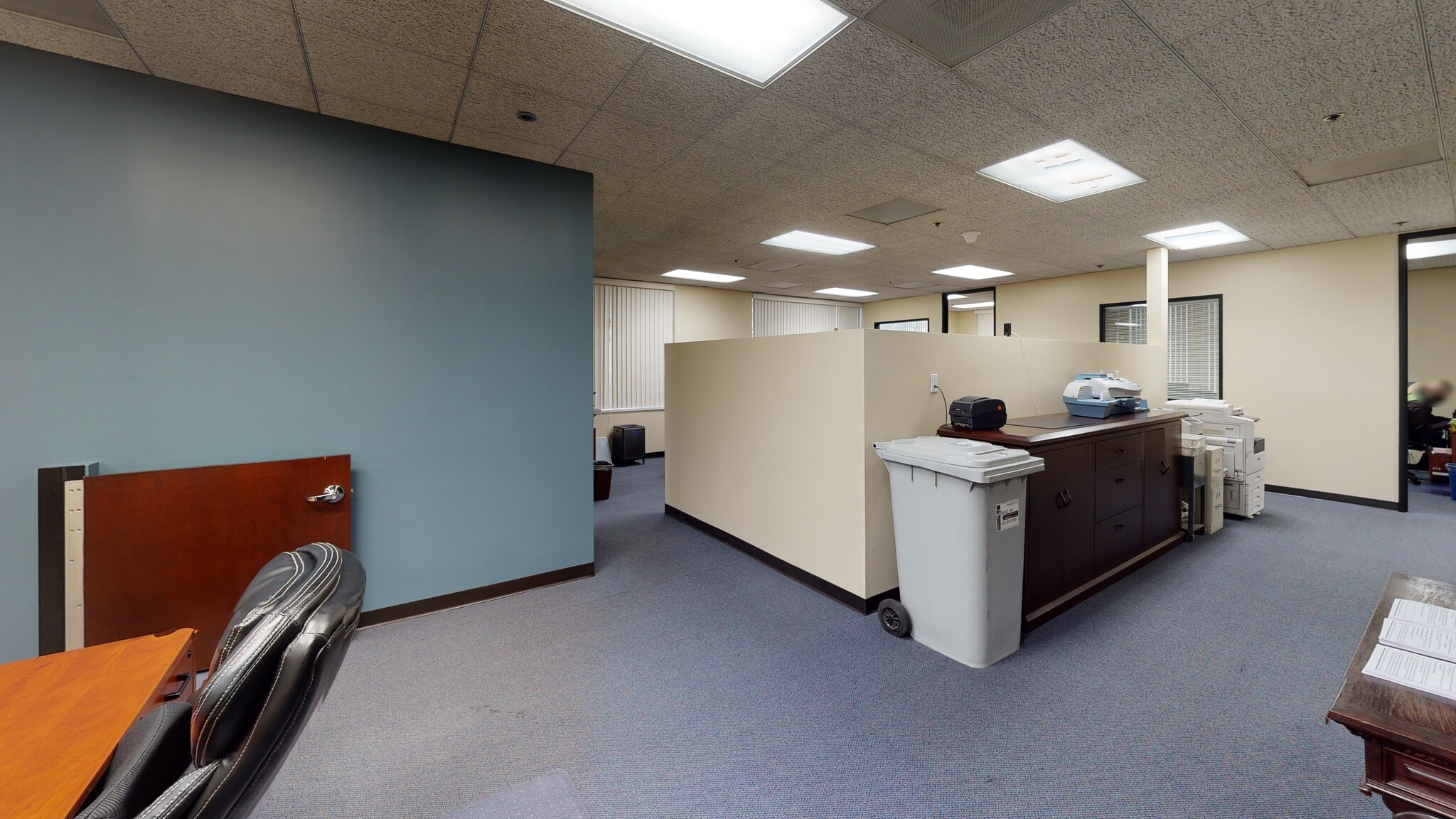 3950 Paramount Blvd, Lakewood, CA for lease Interior Photo- Image 1 of 13