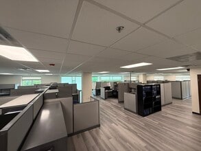 265 Exchange Dr, Crystal Lake, IL for sale Interior Photo- Image 2 of 2